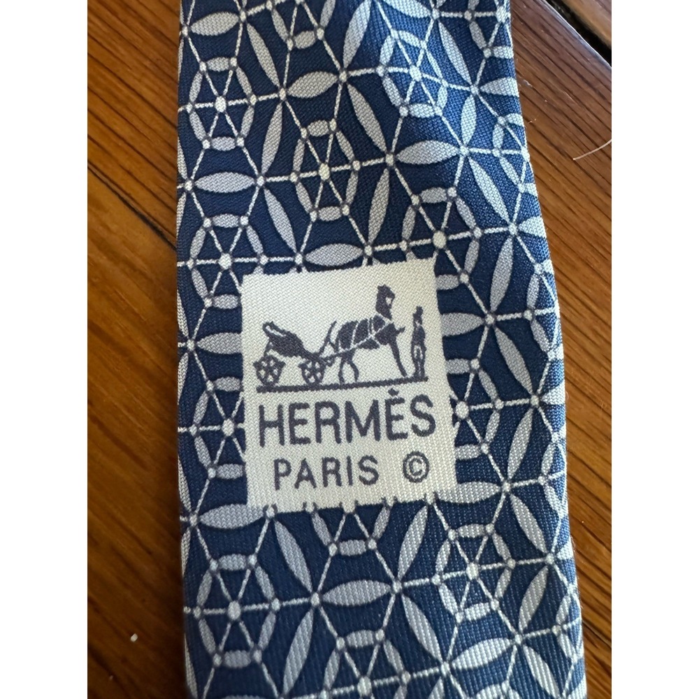 Vintage Hermes Silk Blue Geometric Patterned Dress Neck Tie Tie Made In France - Picture 7 of 7